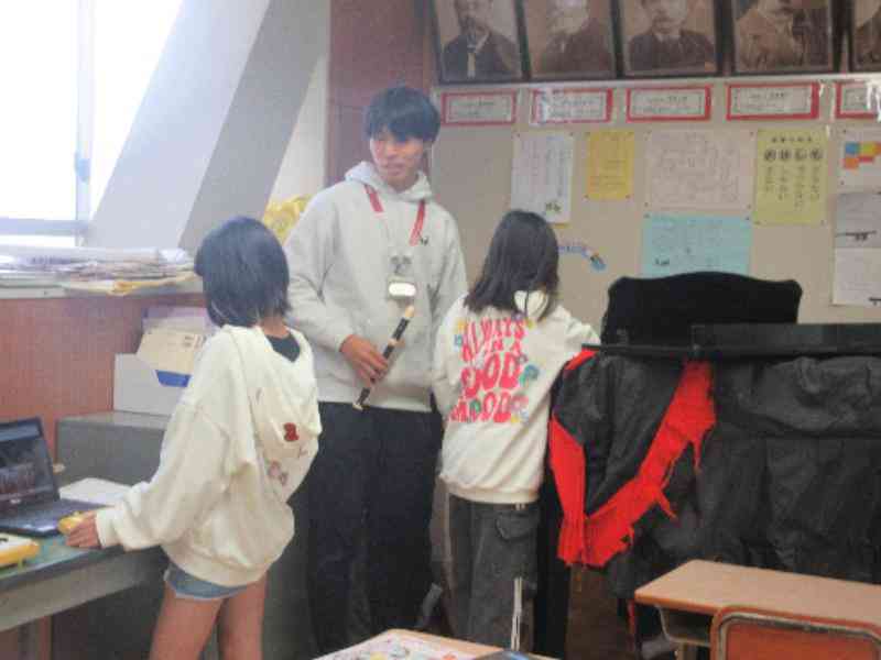 f23b3718-c8f4-4946-9a2d-4d1318f6354f